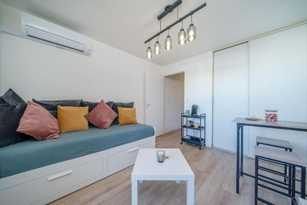Appartement Climatise Avec Terrasse Tout Equipe A 5Min De La Gare St Charles Marselha Exterior foto