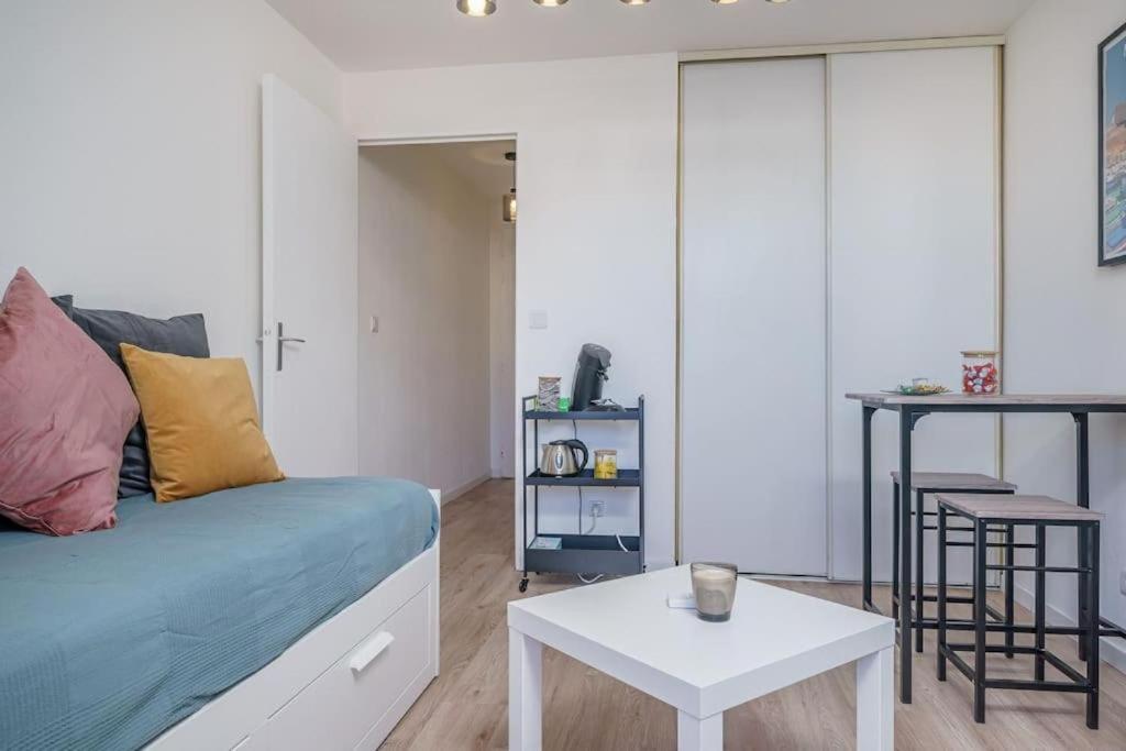 Appartement Climatise Avec Terrasse Tout Equipe A 5Min De La Gare St Charles Marselha Exterior foto